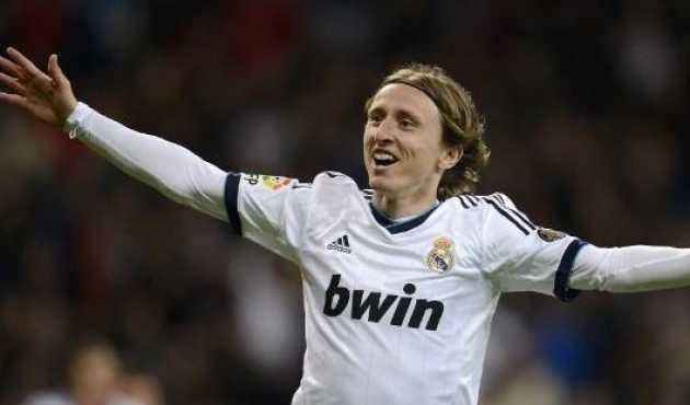 TA分析3-4-3阵型：从链式防守到战术万花筒，攻守易形的现代解法（TA解读3-4-3阵型：从链式防守到战术万花筒，攻防可变的现代方案）