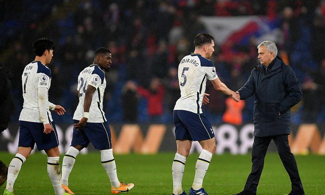 67场26球，瑟洛特升至挪威国家队历史射手榜第三位（瑟洛特67场打入26球，升至挪威队史射手榜第三）