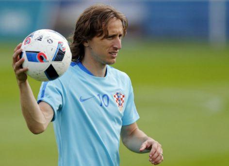 从5-1到5-4！曼城险些痛失好局 瓜帅：我头发都掉光了！（5-1险成5-4！曼城差点翻车，瓜帅自嘲：头发都被吓光了）