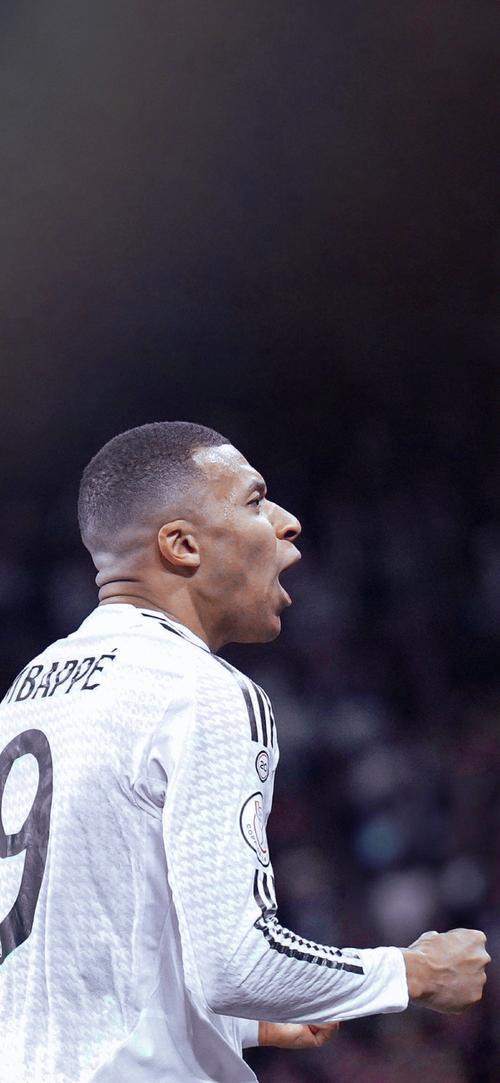 荷甲半场：梅尔韦尔德破门，肖蒂尔建功，兹沃勒2-1海伦芬（荷甲半场战报：兹沃勒2-1领先海伦芬，梅尔韦尔德破门、肖蒂尔建功）